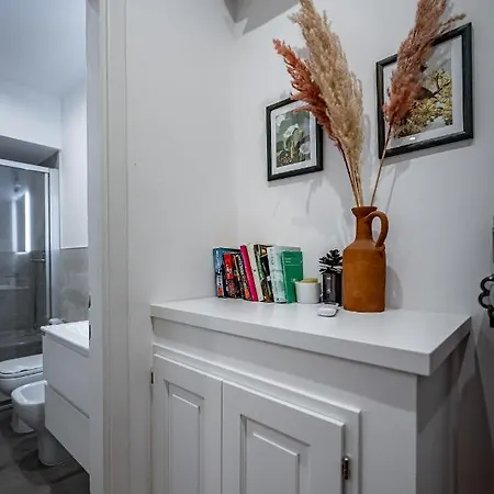 Apartment Roommo Via Dei Pilastri Ambra Florence